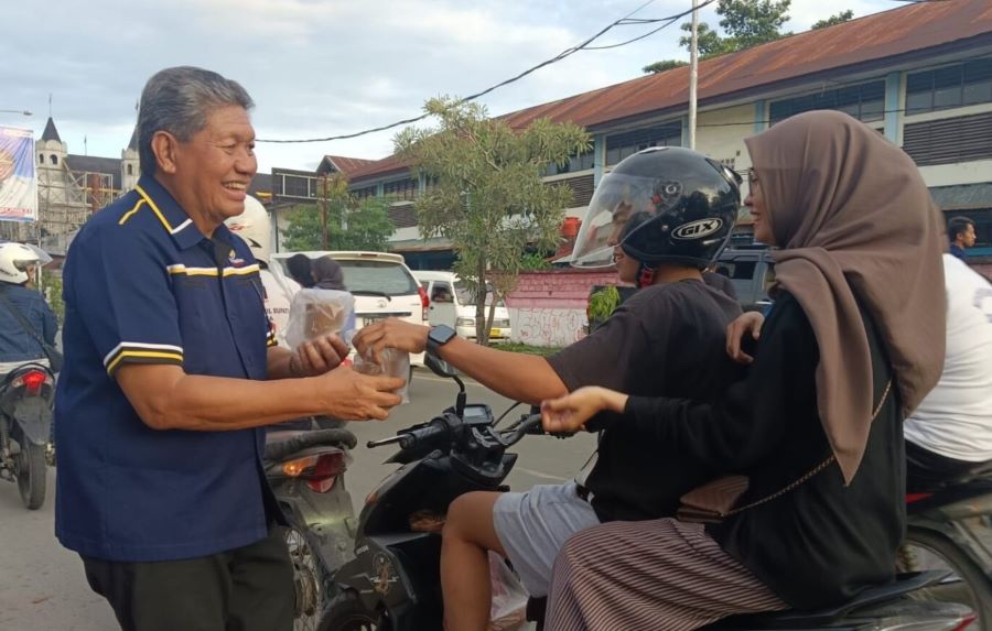 Tonny Tesar dan Pengurus NasDem Papua Gelar Buka Puasa Bersama Para Santri